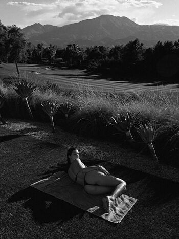 AI Generated Celebrity Nudes