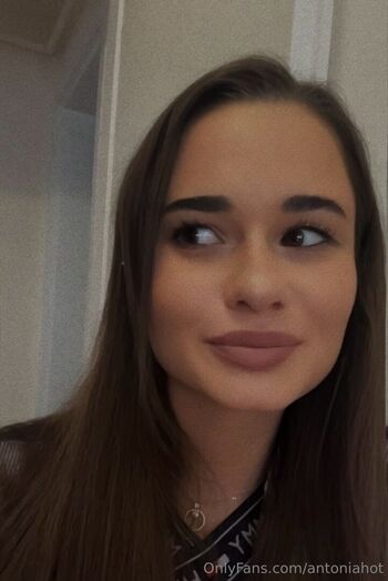 antoniahot