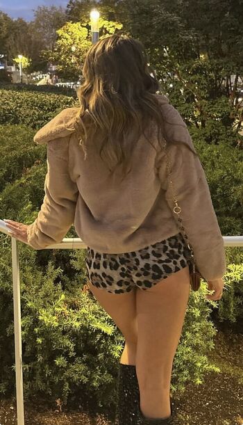 Ashlyn Harlos
