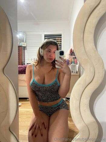 BelleBlondie