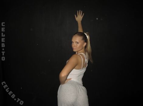 Elle Botterill