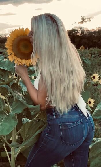 Emily Mcleod L Huntress_Em L Bikini_Huntress