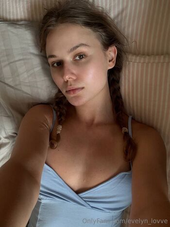 evelyn_lovve