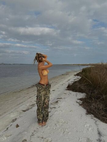 hadelinemope / Maddie Hope