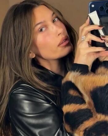 Hailey Baldwin Bieber