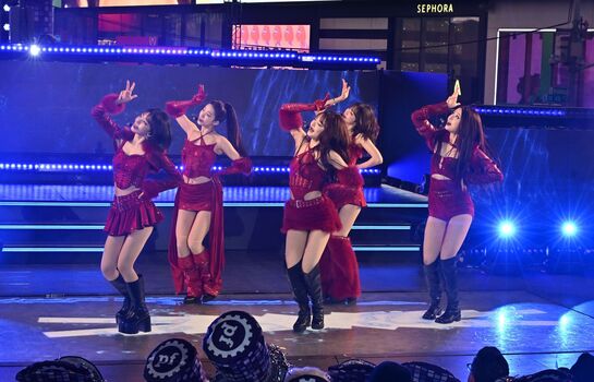 Huh Yunjin 허윤진