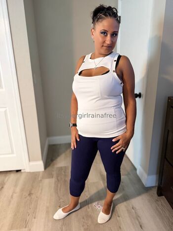 itsyourgirlrainafree