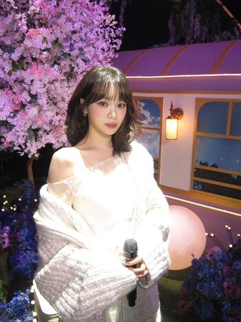 Kim Chaewon 김채원 [Le Sserafim]