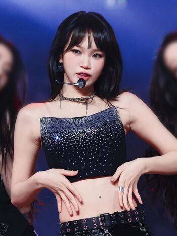 Kim Chaewon 김채원 [Le Sserafim]