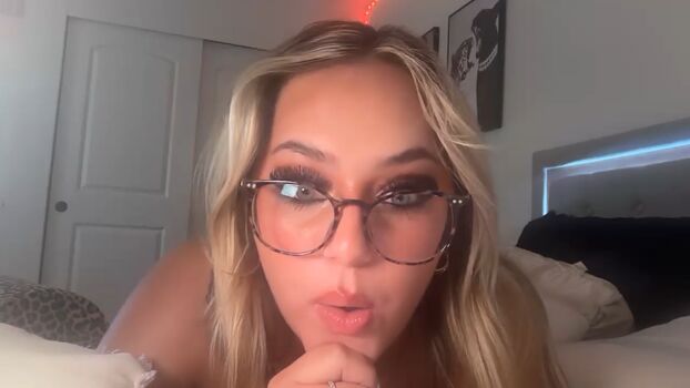 ladyybugloverr