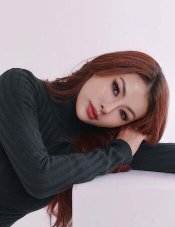 Laurensia Ineke Lrnsiakke ????????