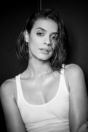 Laysla De Oliveira