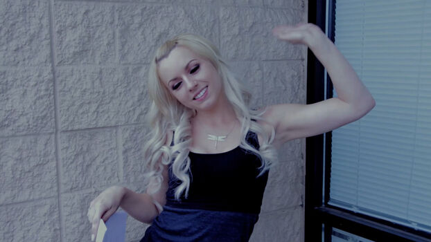 Lexi Belle