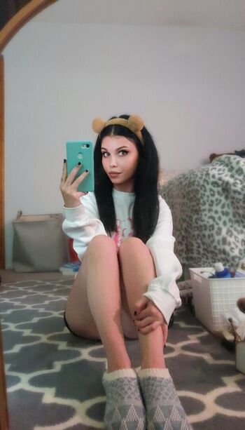 Littlebug96 / poutygirl96