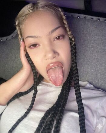 Molly Santana
