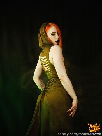 MollyRedWolf