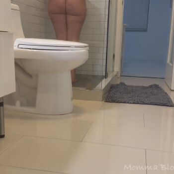 Momma Blonde Bombshell