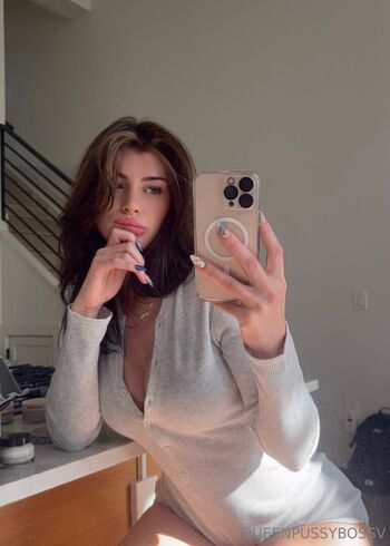 queenpussybossv