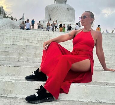 redglassesgirl83