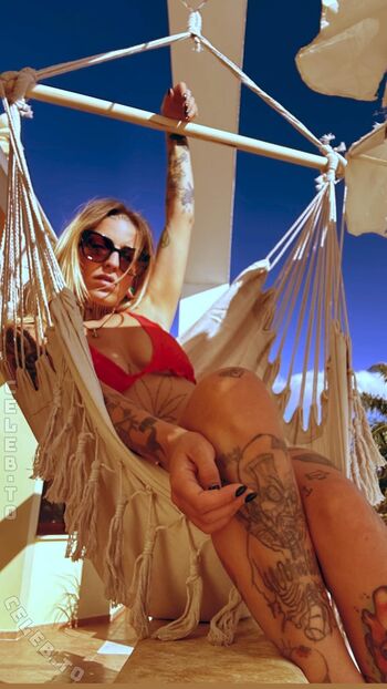 Roxy_Wayne
