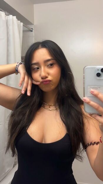 Sabrina Pezeshkian
