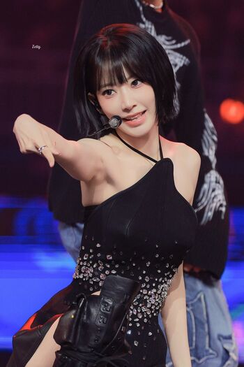 Sakura Miyawaki 宮脇 咲良