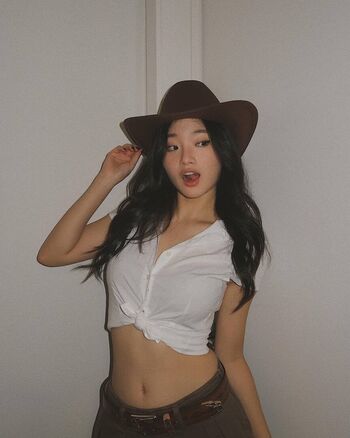 Sarah Hwang
