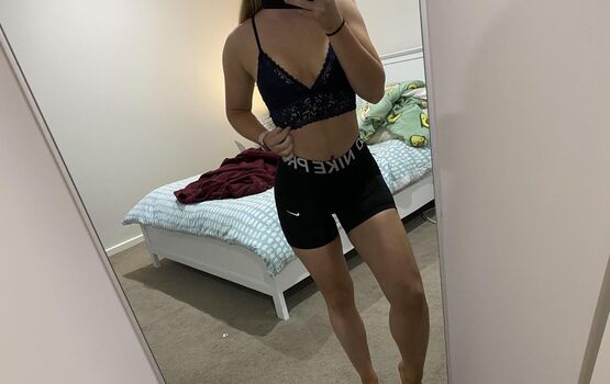 shortblondiexo