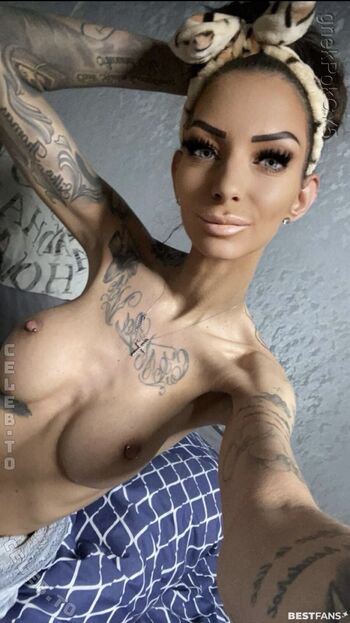 Skinny_Tini2305