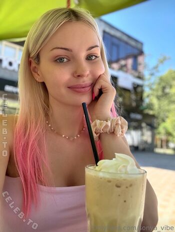 Sonya Vibe / Catch_My_Vibe