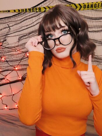 Velma & Daphne Cosplay