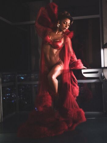 Victoria Monet