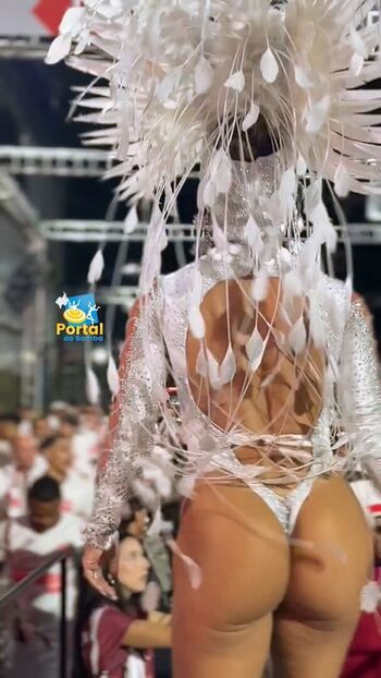 Viviane Araujo