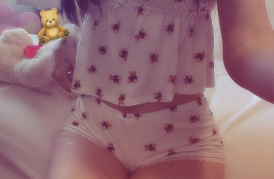 WH0RE4MOCHI