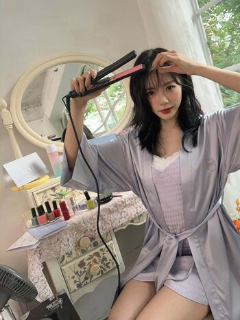WomenK-pop
