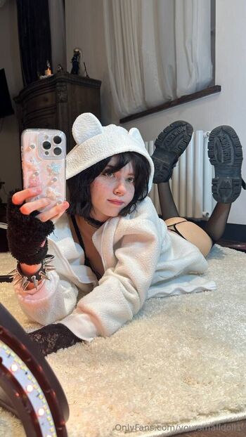 yoursmalldoll1