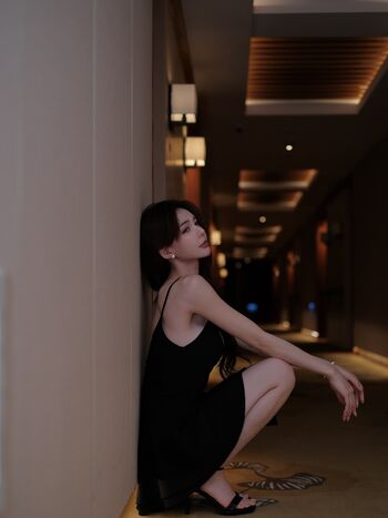 Zoey_047